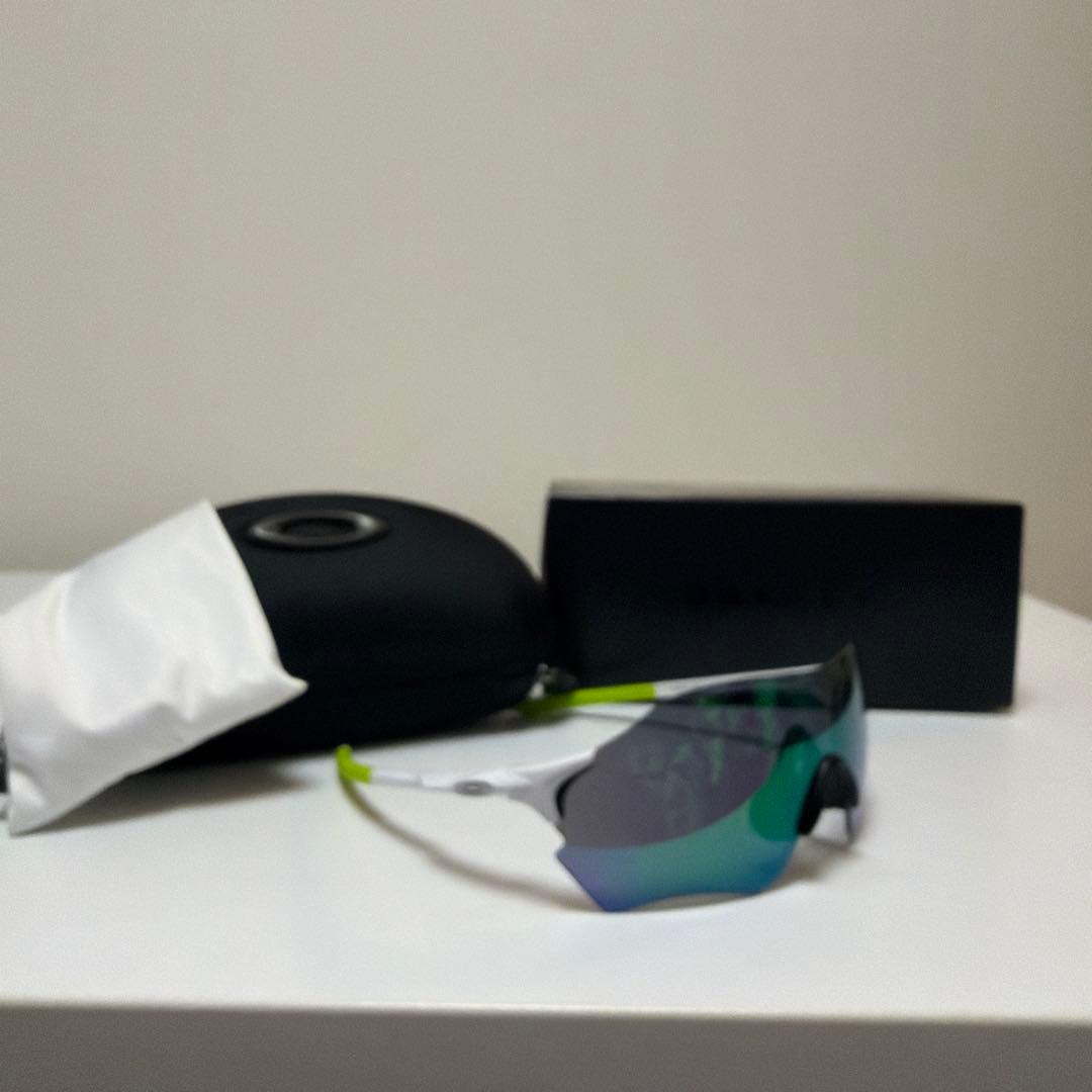 Oakley スポーツサングラス グリーン/ブラック - メルカリ