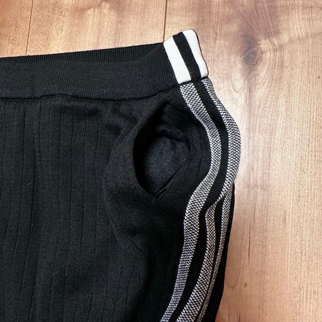 防風　裏地付き　ニット　セットアップ　ブラック　サイズS 新品タグ付　秋冬