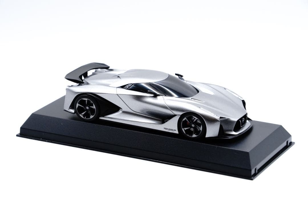 京商 1/43 NISSAN CONCEPT 2020 VISION GRAN