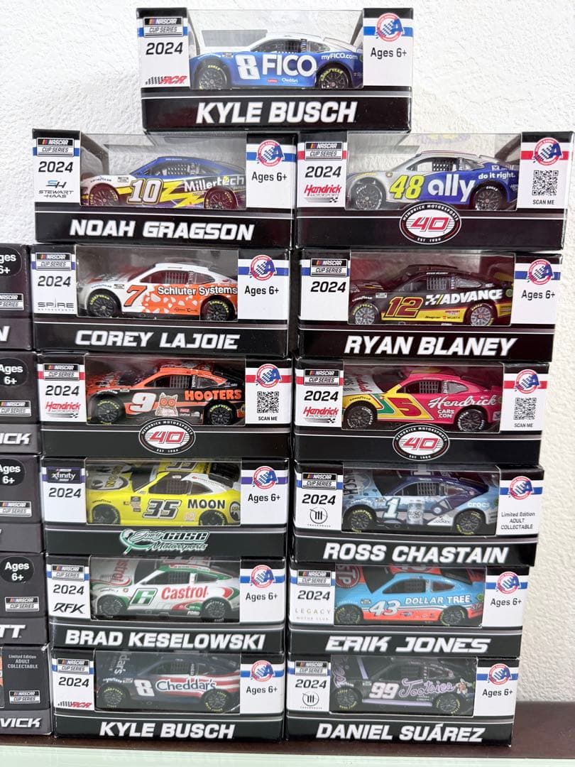 値下 京商 ライオネル 1/64 ミニカー カマロ カムリ NASCAR 23台