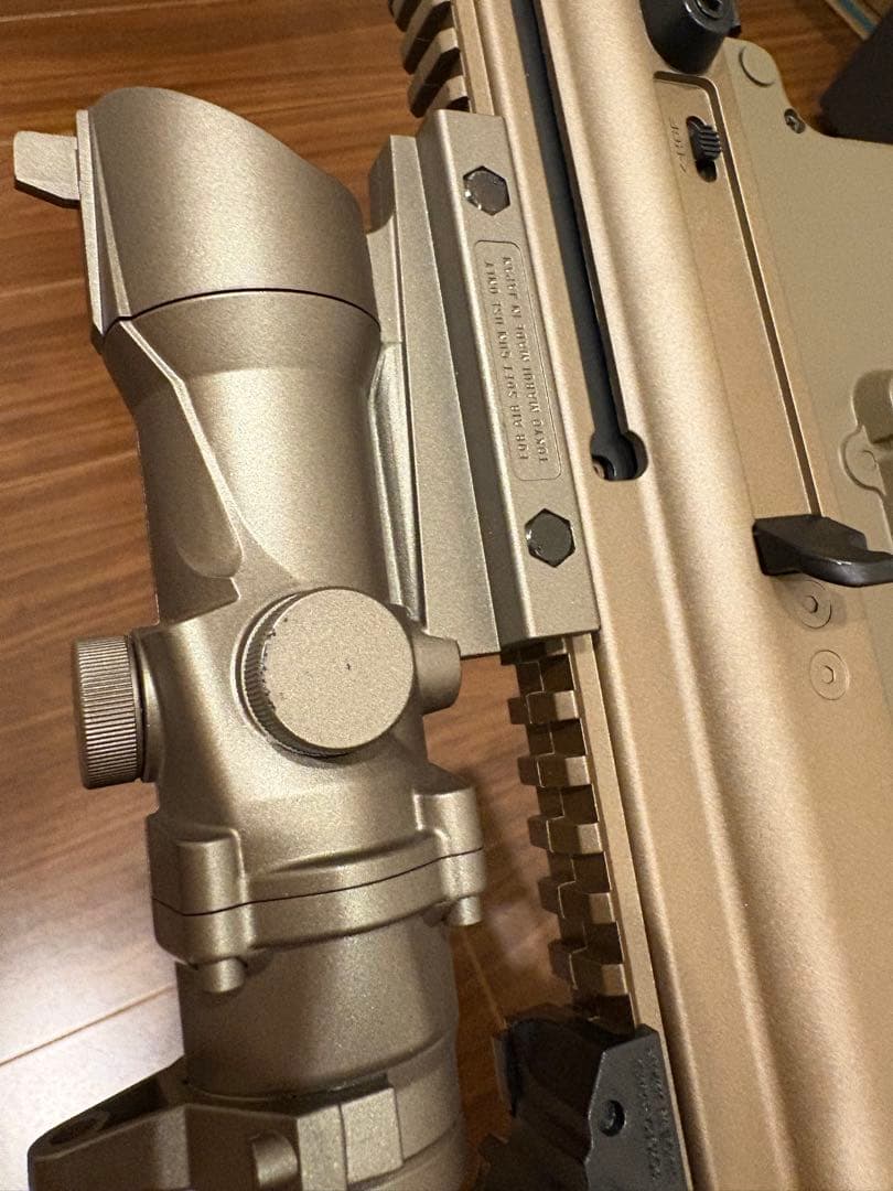 ボーイズ　スカーLタンカラ　グリップ&サイト&マガジン2つ　値下げ交渉可