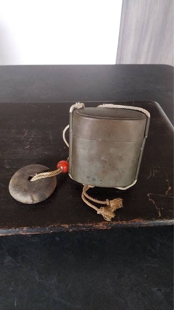 印籠　根付　トンボ玉　提げ物　アンティーク　煙草入れ　印鑑　緒締め　古道具