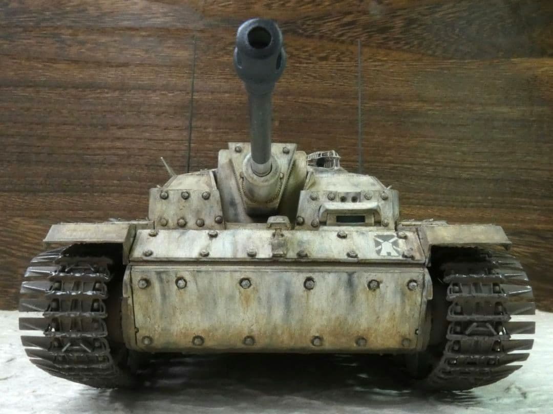 1/35 ドイツⅢ号突撃砲F/8 w/ヴィンターケッテ(完成品)