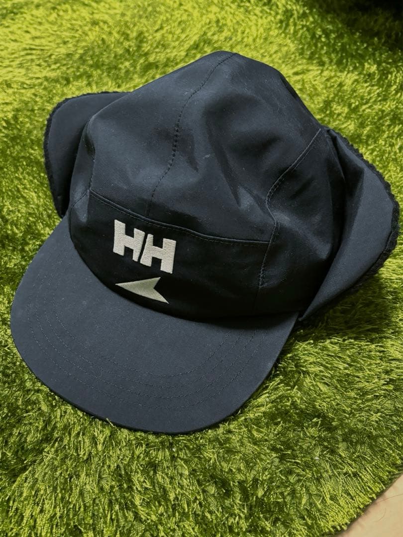 descendant × Helly Hansen CAP