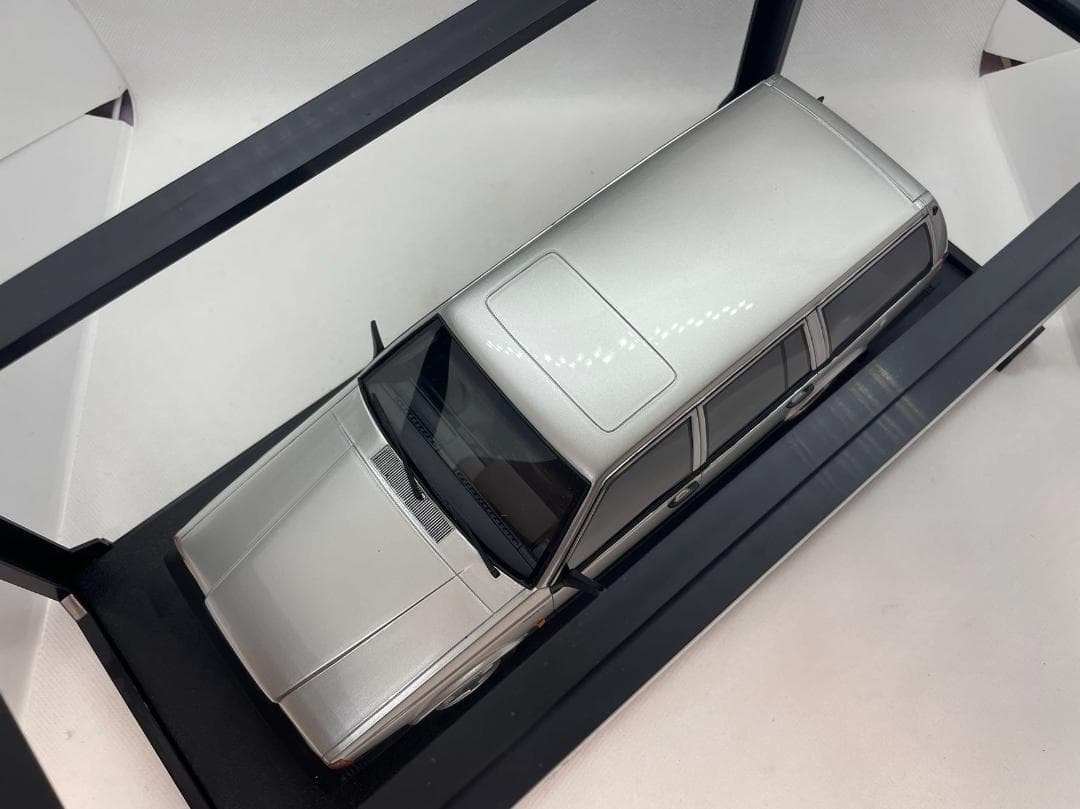 104-041 Cult 1/18 ボルボ 740 Turbo Estate