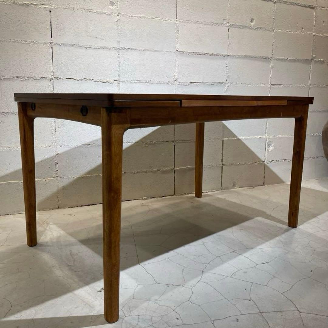 ウニコ　トリト　エクステンションテーブル　ウォールナット色　オーク材　伸長式