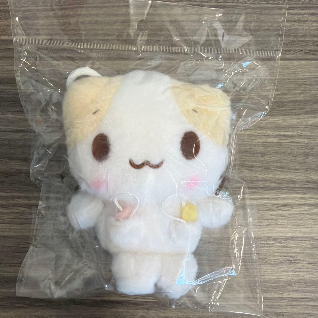 韓国限定 マシュマロみたいなふわふわにゃんこ マスコットホルダー