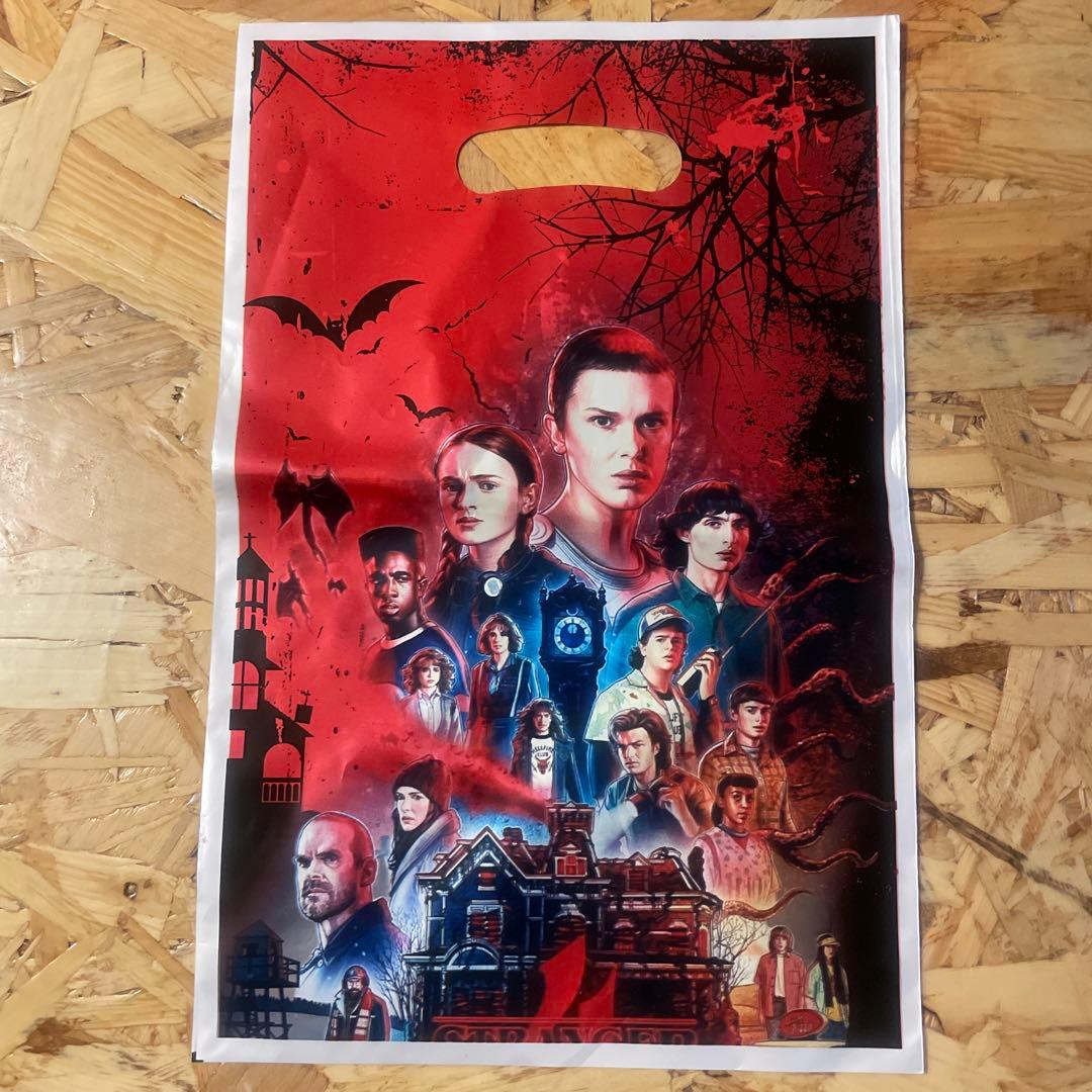 ストレンジャーシングス 落書きデザインキーホルダー ステッカー付き