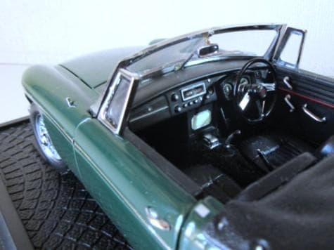 特価 京商 (1/18) MGB MK.Ⅰ