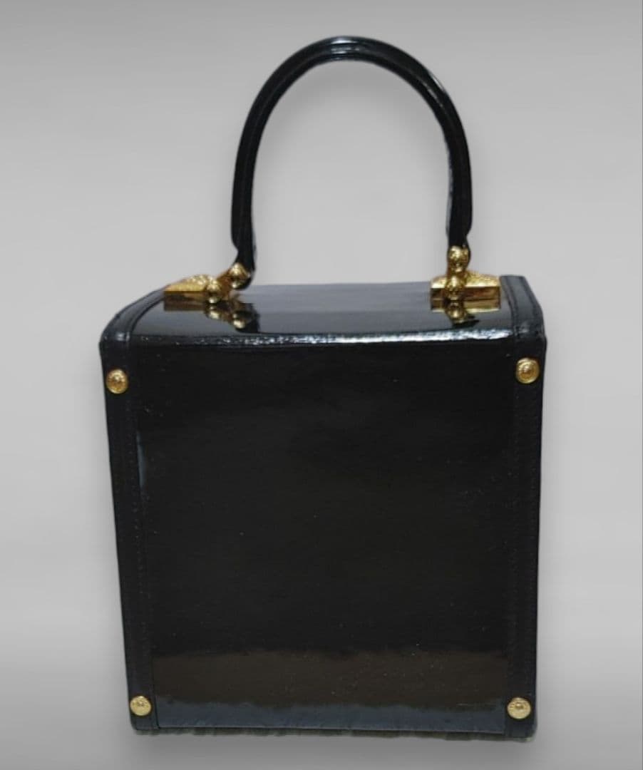 ヴェルサーチバニティバック