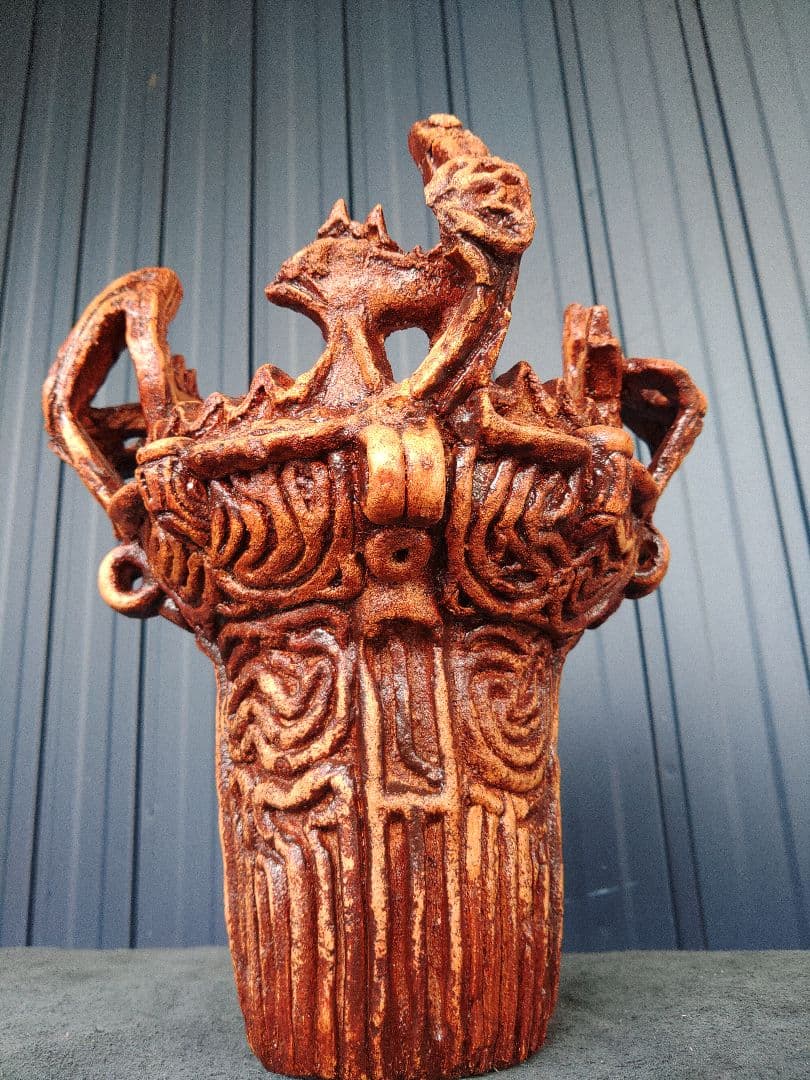 火焔型土器 三条の縄文 高さ250mm 幅250mm 重さ3kg