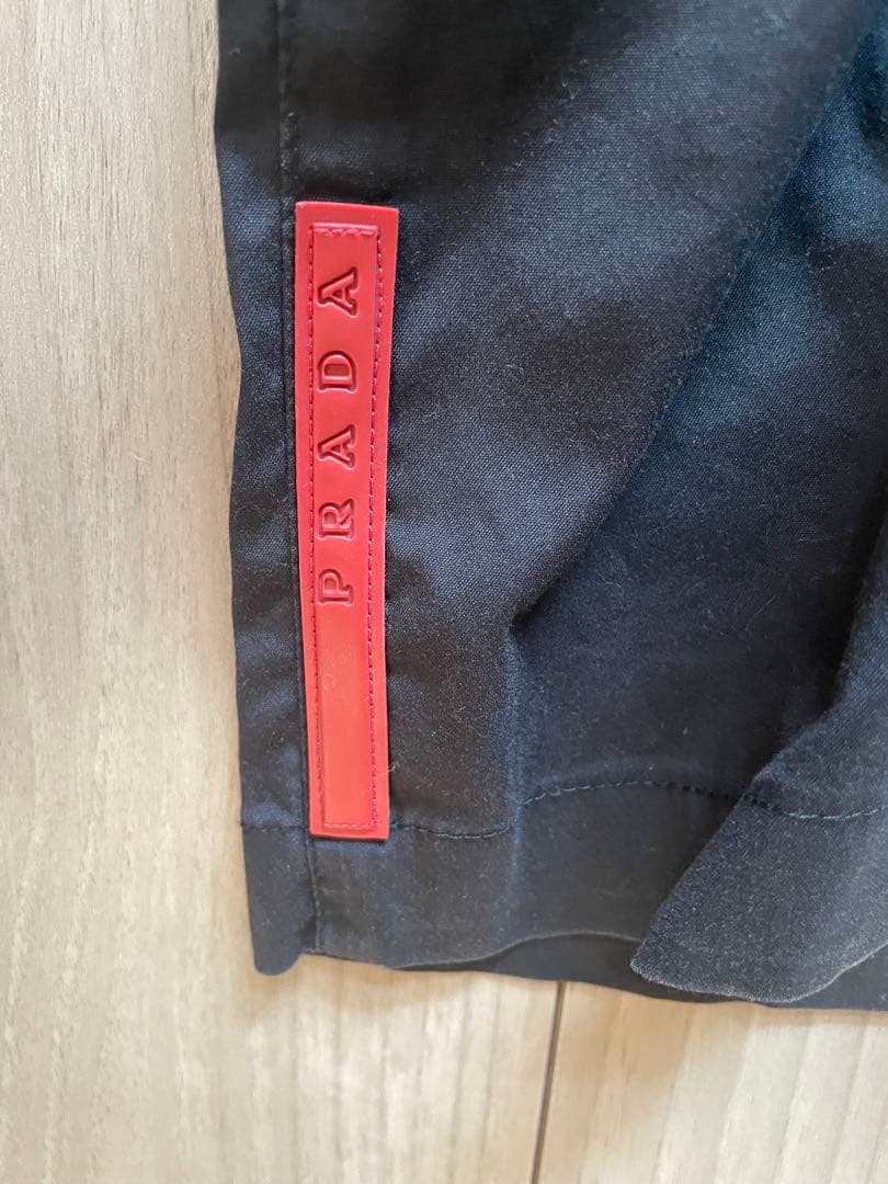 PRADAパーカー