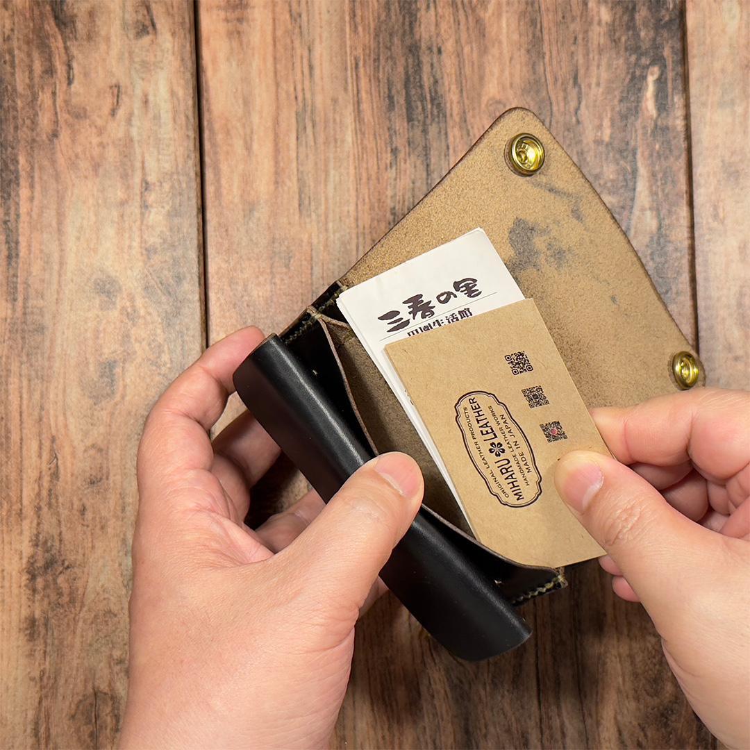 【ブラック茶芯】手縫いショートトラッカーウォレット（クロムエクセル使用）