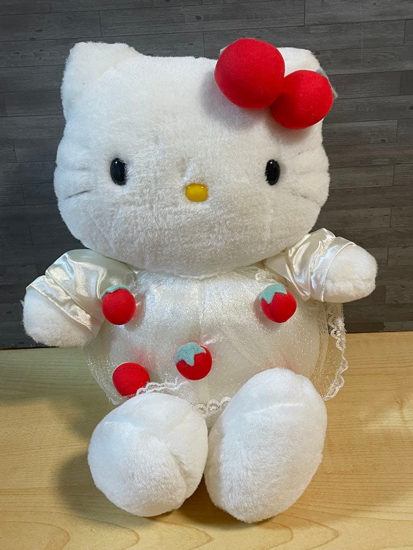 テ押箱　キティ まとめ売りウェディングぬいぐるみセットいちごモチーフぬいぐるみ