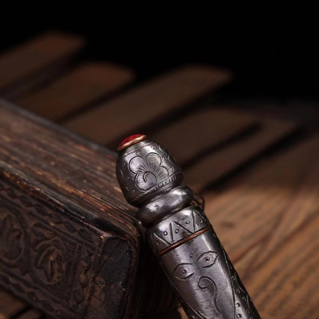 中国古美術・旧蔵チベット収·蔵伝工芸 ・寒鉄錾刻蔵伝