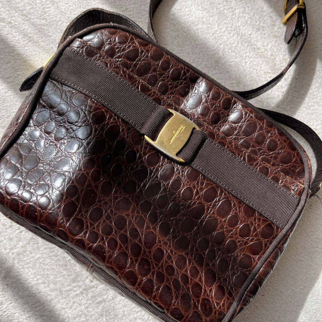 クロコダイル風合皮ショルダーバッグ - メルカリ