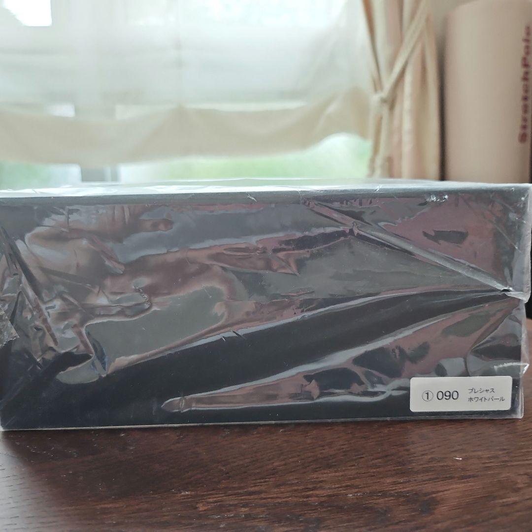 CROWNクロスオーバー　プレシャスホワイトパール　30分1モデルミニカー