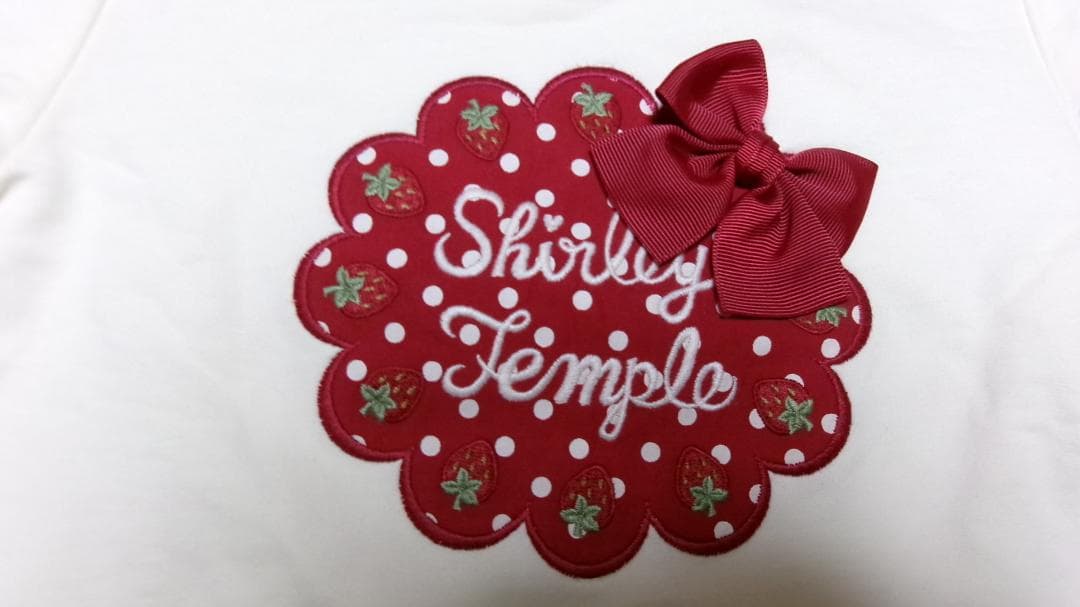 ♥シャーリーテンプル♥いちごスカラップ刺繍♥プルオーバー♥120♥トレーナー♥