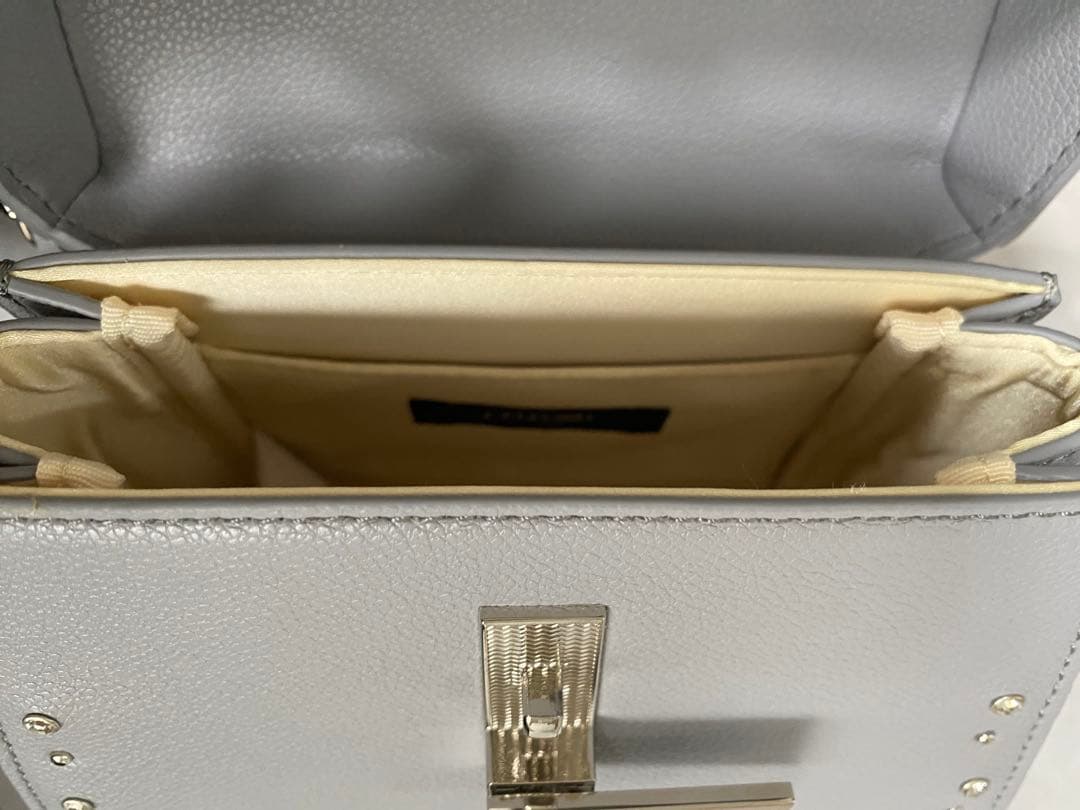 N【リュタン】ビジュースタッズポシェット　セルフォード　DGRY