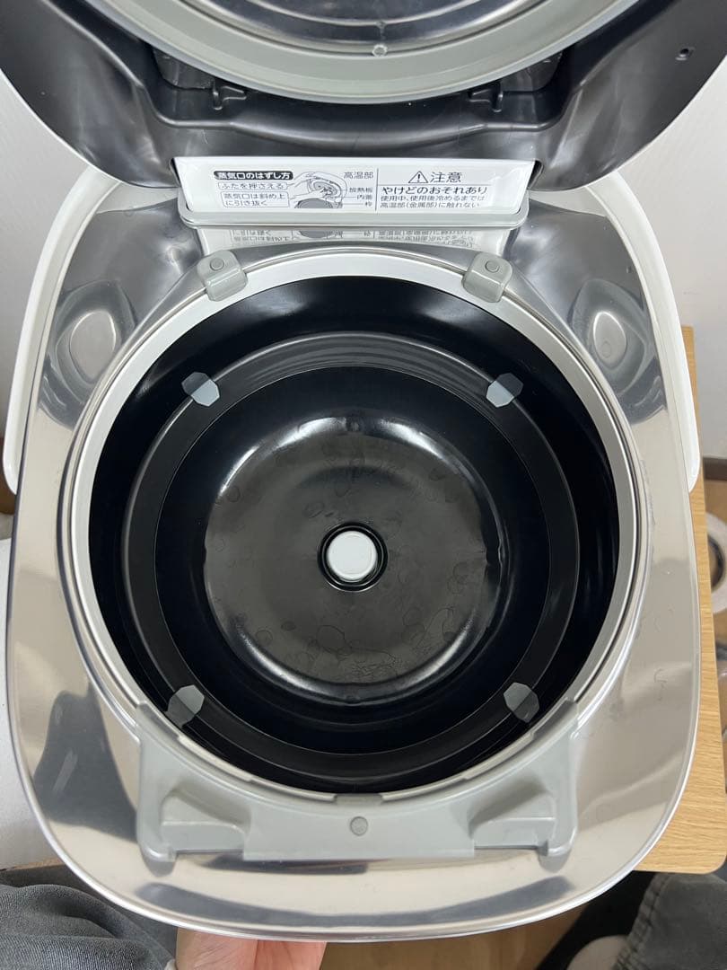 東芝 真空圧力IH炊飯器 RC-10VXP 1.0L / 5.5合 2020年製