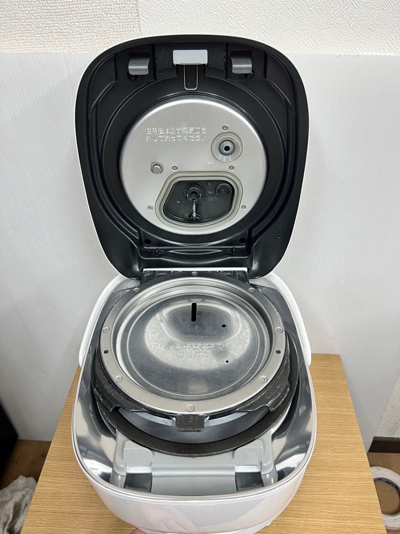 東芝 真空圧力IH炊飯器 RC-10VXP 1.0L / 5.5合 2020年製