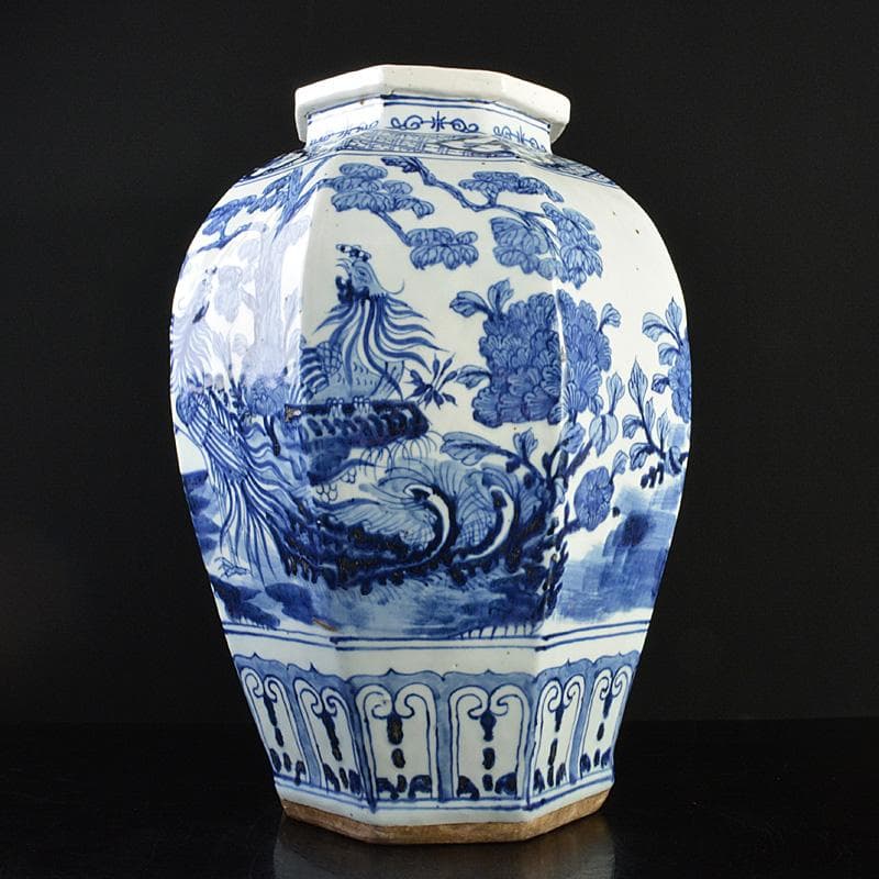 中国 景徳鎮製款 青花 神獣花文 八角面取瓶 高さ約48cm V R7338F