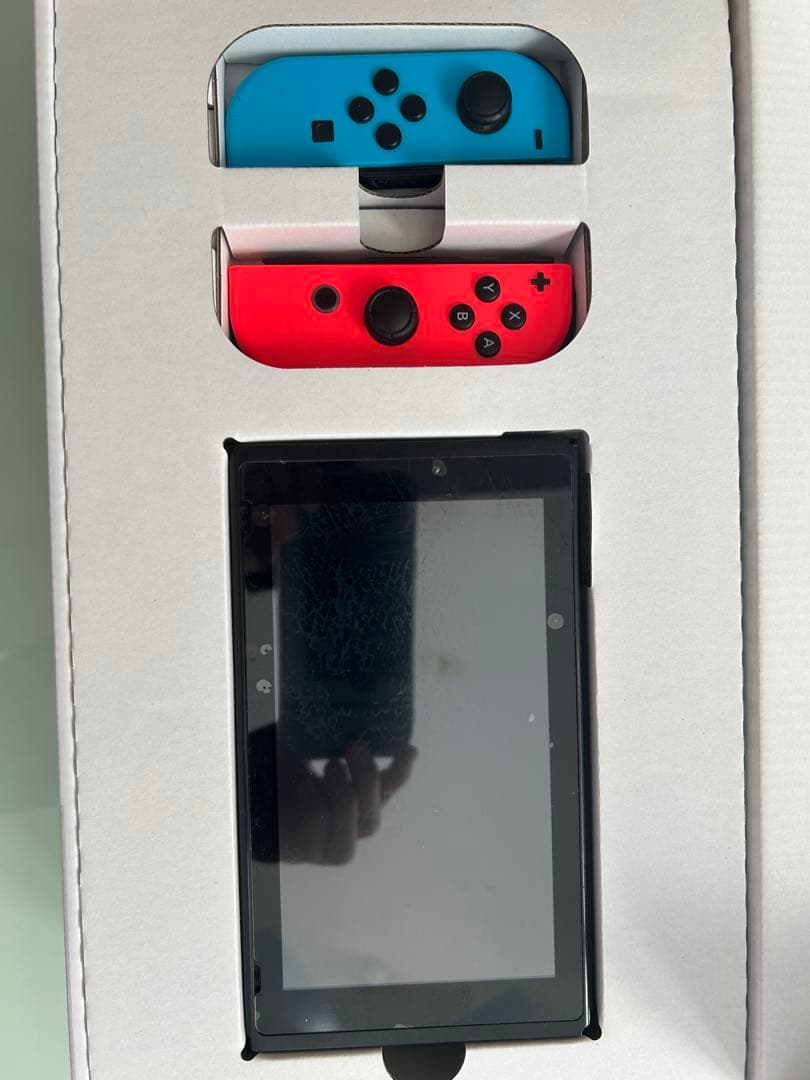 Nintendo Switch 本体 スイッチのカバー付き