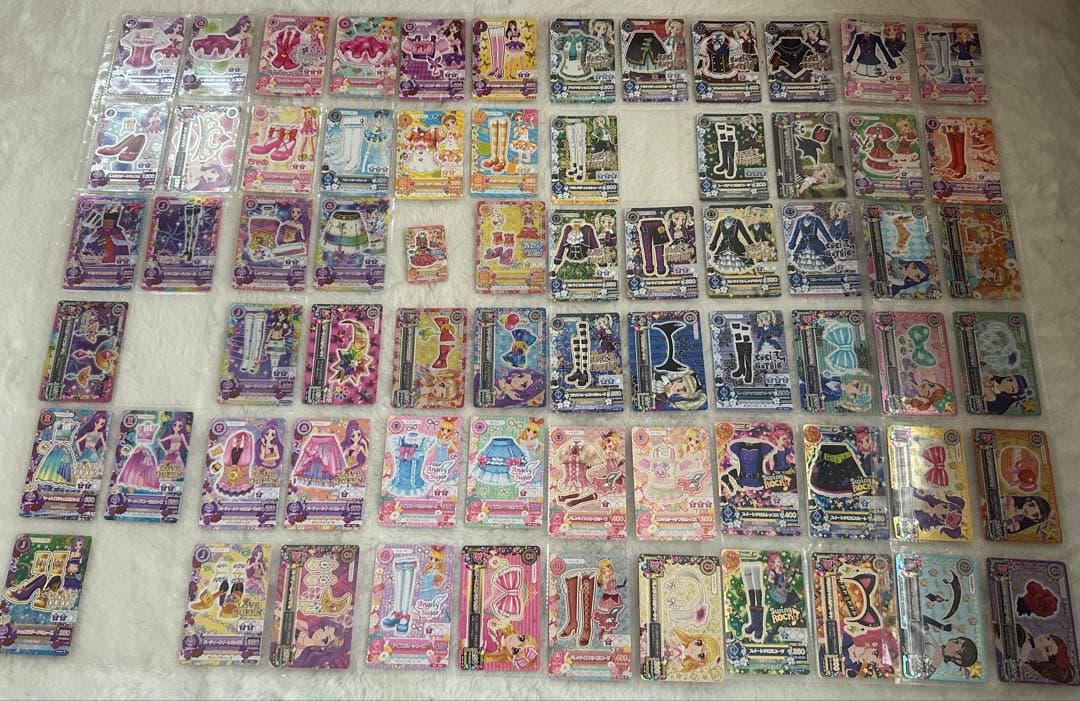 アイカツカード・グッズ 大量まとめ売り オーロラキスコーデ等 初期排