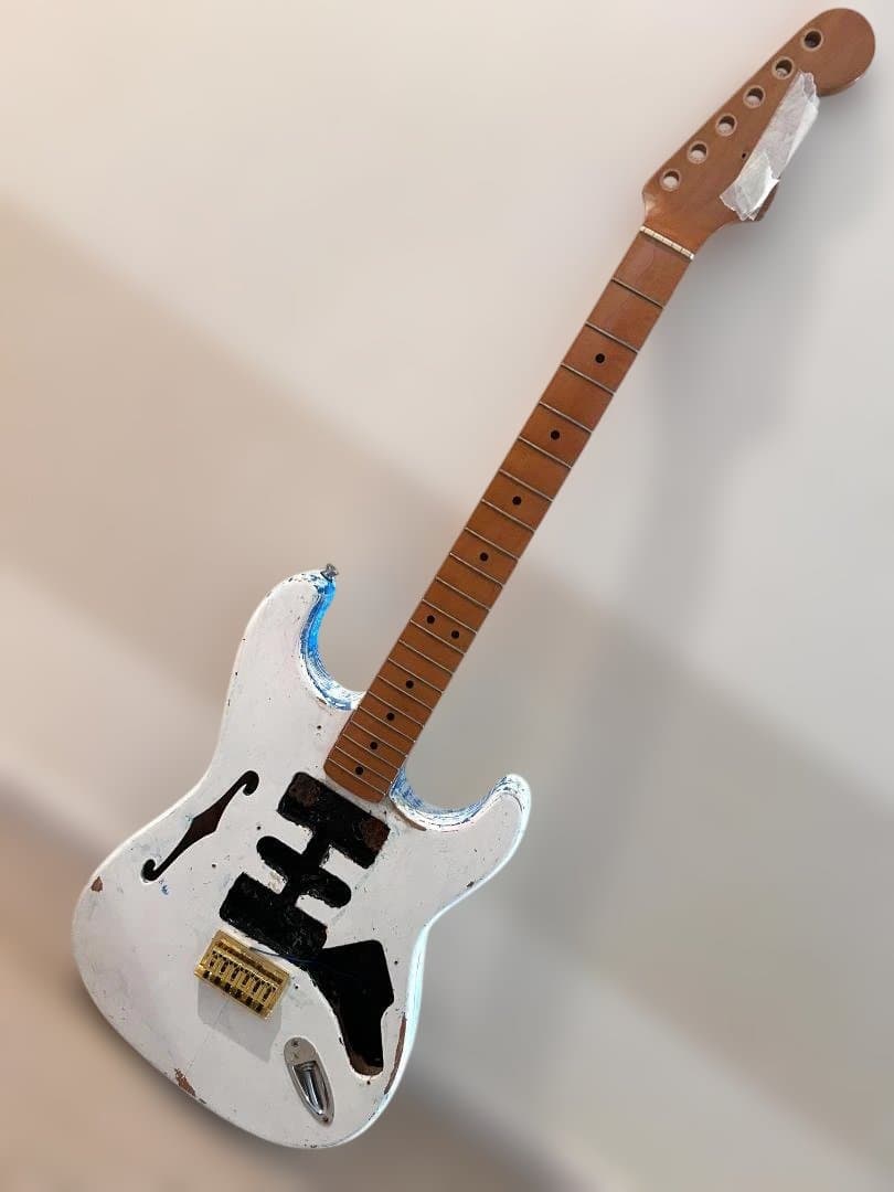 ストラトタイプ・ハードテイル・エレキギター・ボディとネックの