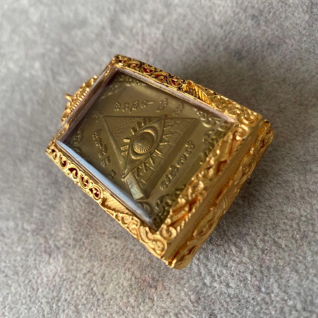 プラクルアン 偉大なる阿羅漢の眼 LPカオヘン師 超レア品 金運 守護 御