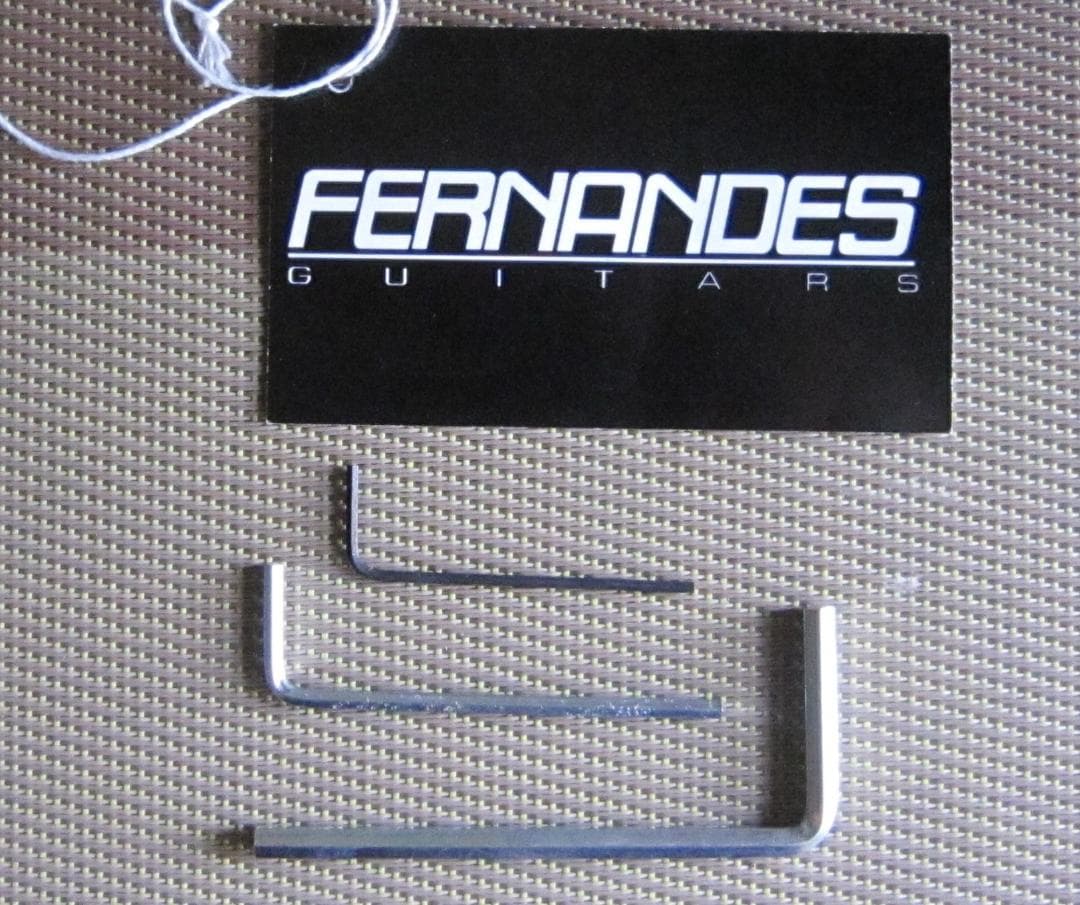 訳あり　お買い得　フェルナンデス　ZO-3 芸達者　トレモロ付　サンバースト