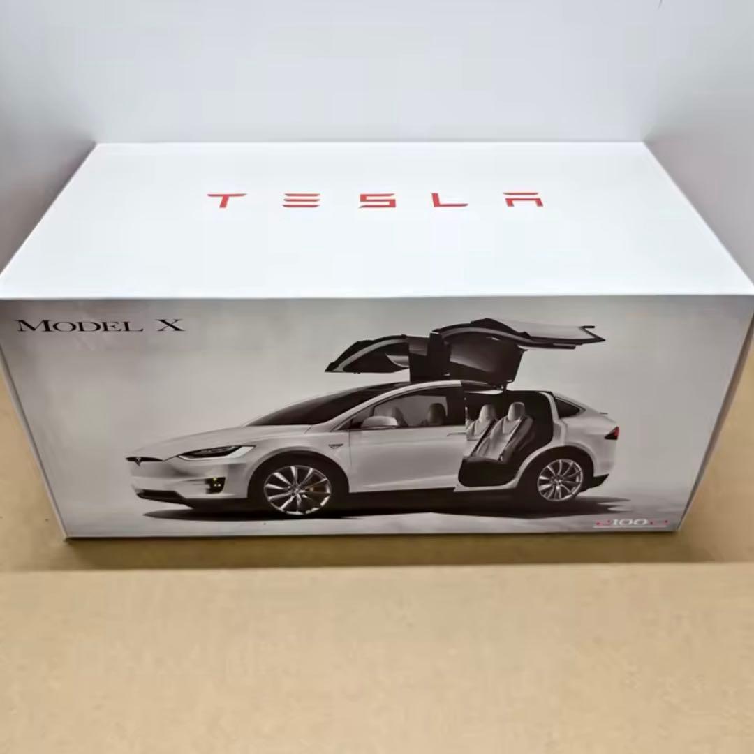 Tesla Model X 1/18スケール モデルミニカー