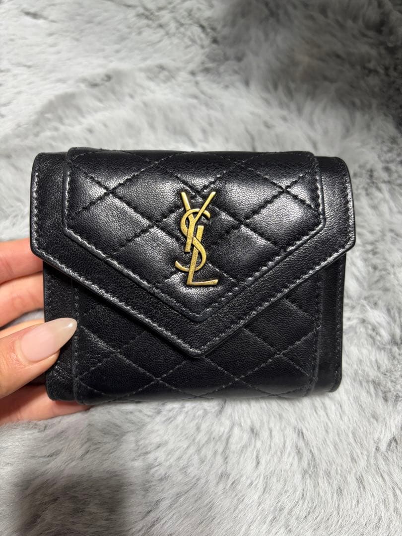 YSL ブラック 三つ折り財布 キルティング イブサンローラン イヴ・サン