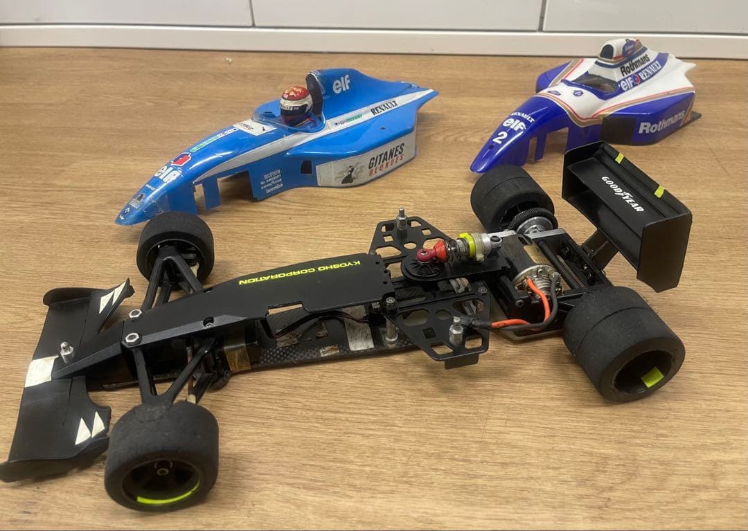 京商F1 電動ラジコンカー 1/10 ボディー2台付き