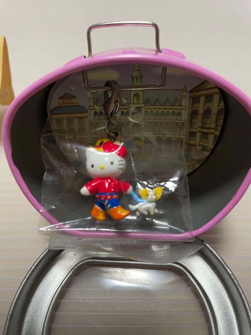 年末3日間限定価格】新品 ハローキティ 世界 子犬のお散歩