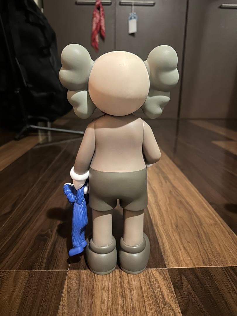 (本物) KAWS SHARE MEDICOM TOY