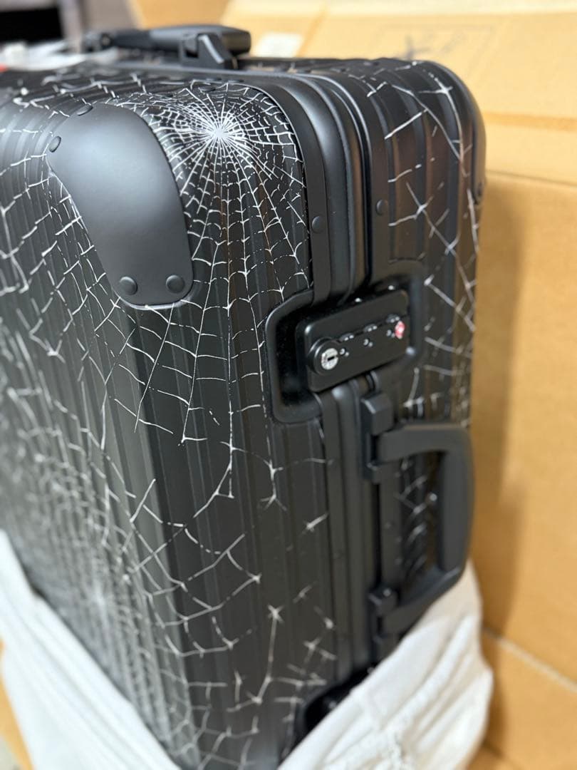 新品未使用 Supreme RIMOWA 49L 伊勢丹 シリアル シュプリーム - メルカリ