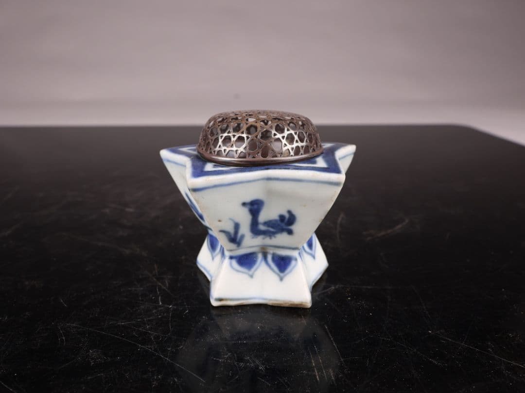 K1751 香炉 星形 染付 鳥文 純銀 透かし火舎 香道具 箱付き【】 K1751 香炉 星形 染付 鳥文 純銀 透かし火舎 香道具 箱付き【】