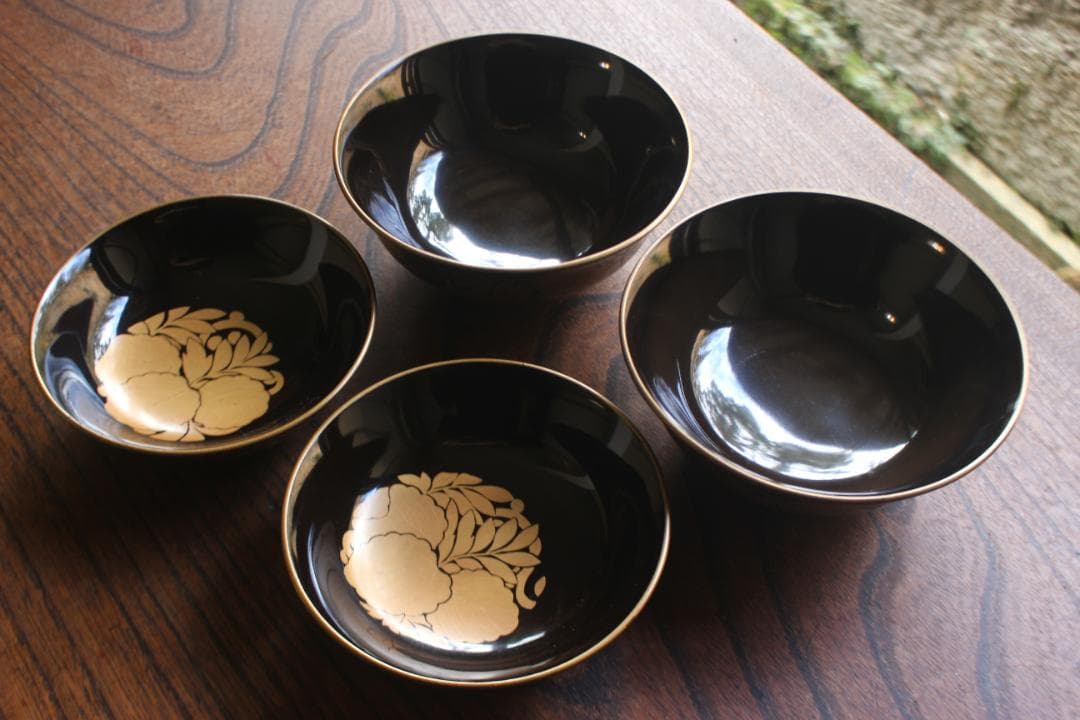 小傷あり！風情ある千筋糸目に極上桐花蒔絵の映えるお椀