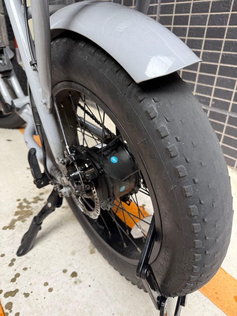 フローバイク　FLOW BIKE 電動アシストE-bike 自転車 グレー