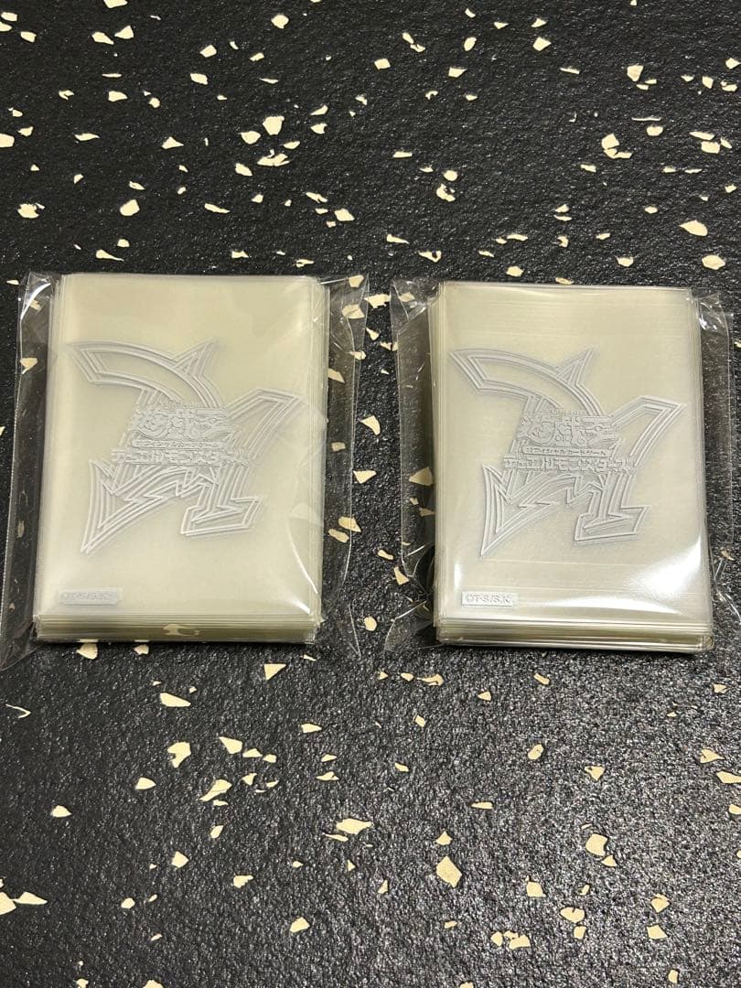 間*宮様 遊戯王 銀ロゴ スリーブ 100枚