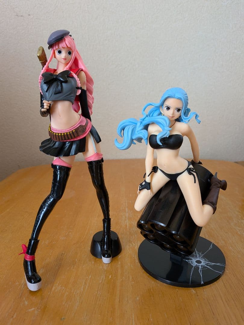 ワンピース　フラッグダイヤモンドシップ　　ペローナ・ビビ　フィギュア