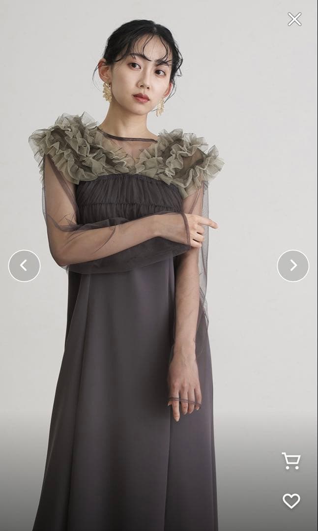 フリル付きグレーシフォンロングドレス