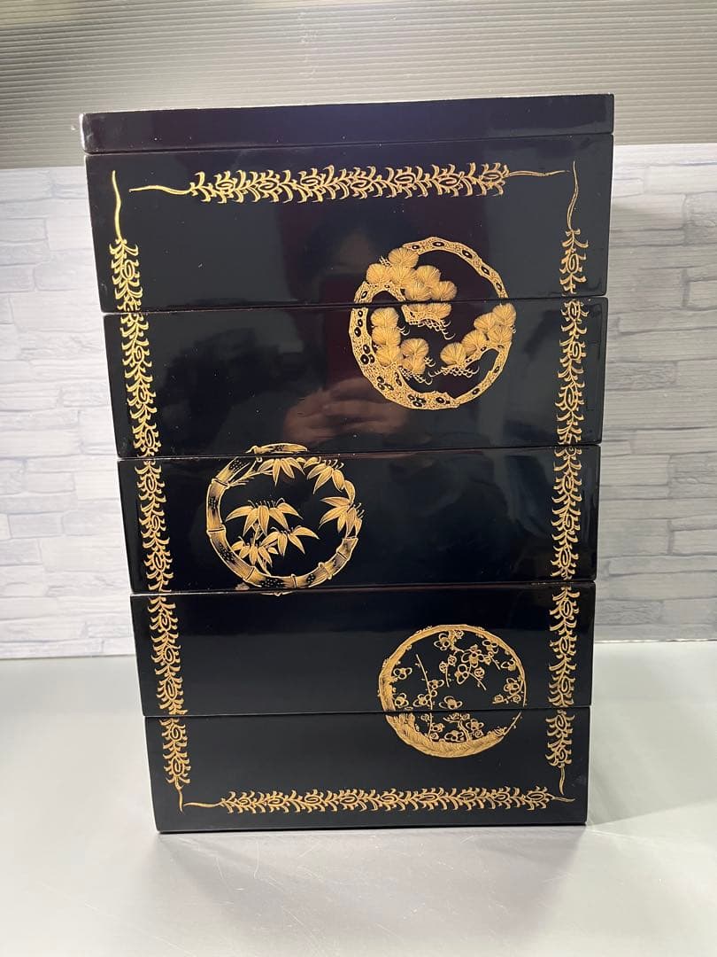 明治三十五年　外黒内朱　沈金蒔絵　五段重箱　木製　大きめ