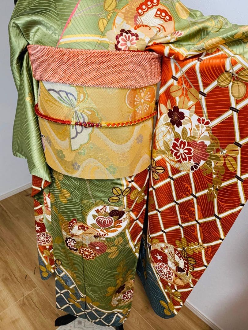 振袖フルセット駒刺繍 花蝶丸文 金彩 正絹