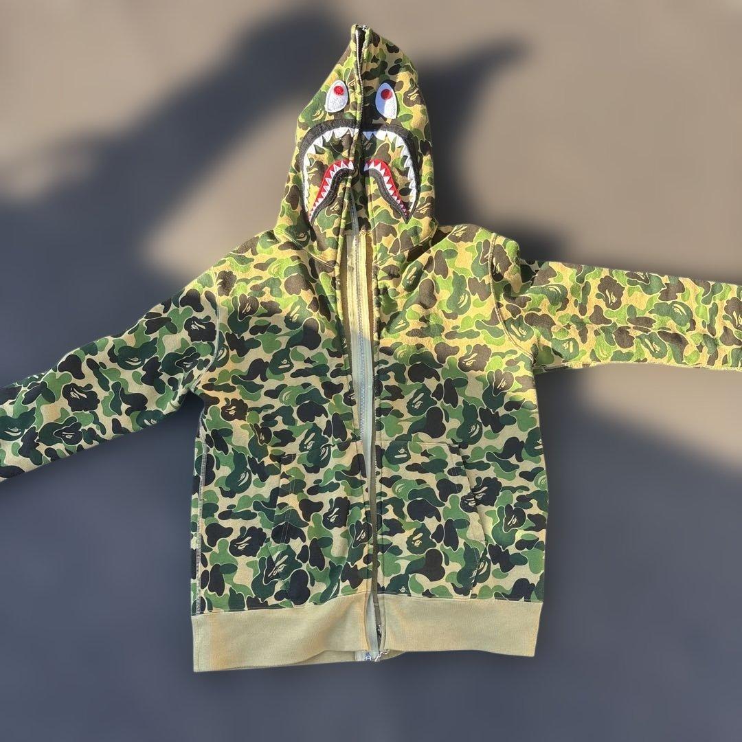 A BATHING APE シャークパーカ Mサイズ　美品