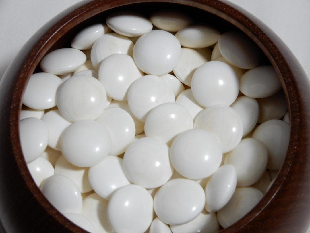 囲碁　本蛤 那智黒碁石　37号　+　超特大木製碁笥　使用少美品