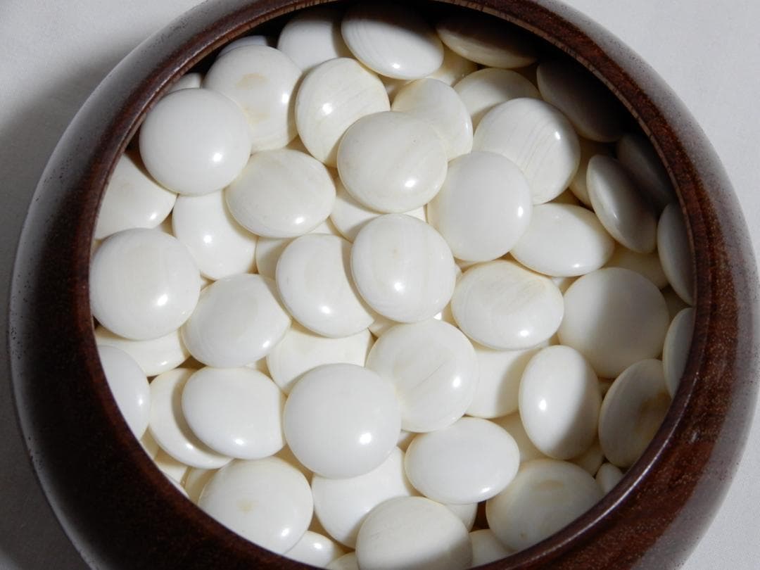 囲碁　本蛤 那智黒碁石　34号　+　特大木製碁笥　使用少美品