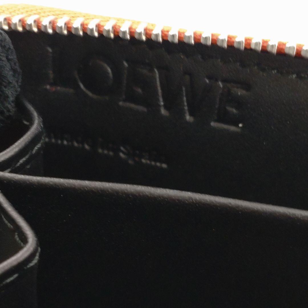 ロエベのカード、ケース