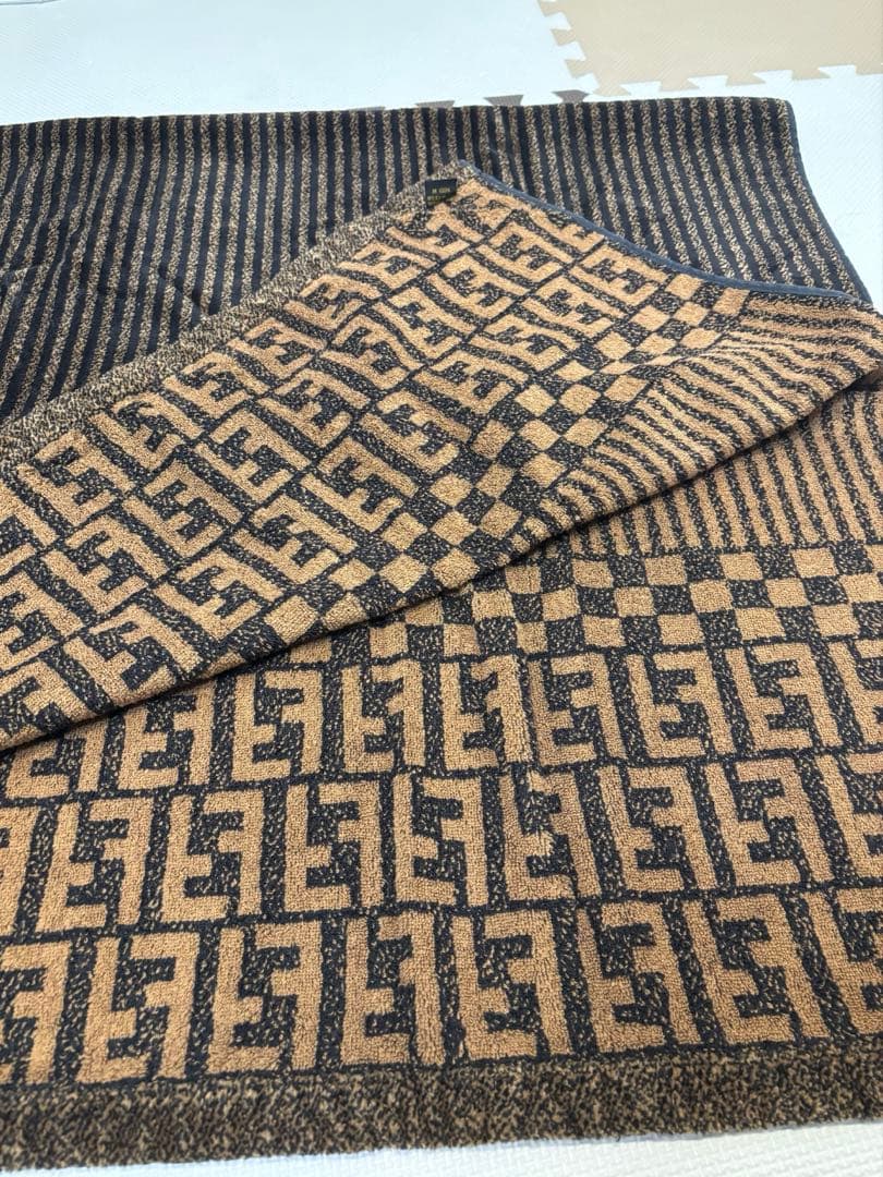 未使用 Fendi バスタオル ズッカ柄 - メルカリ